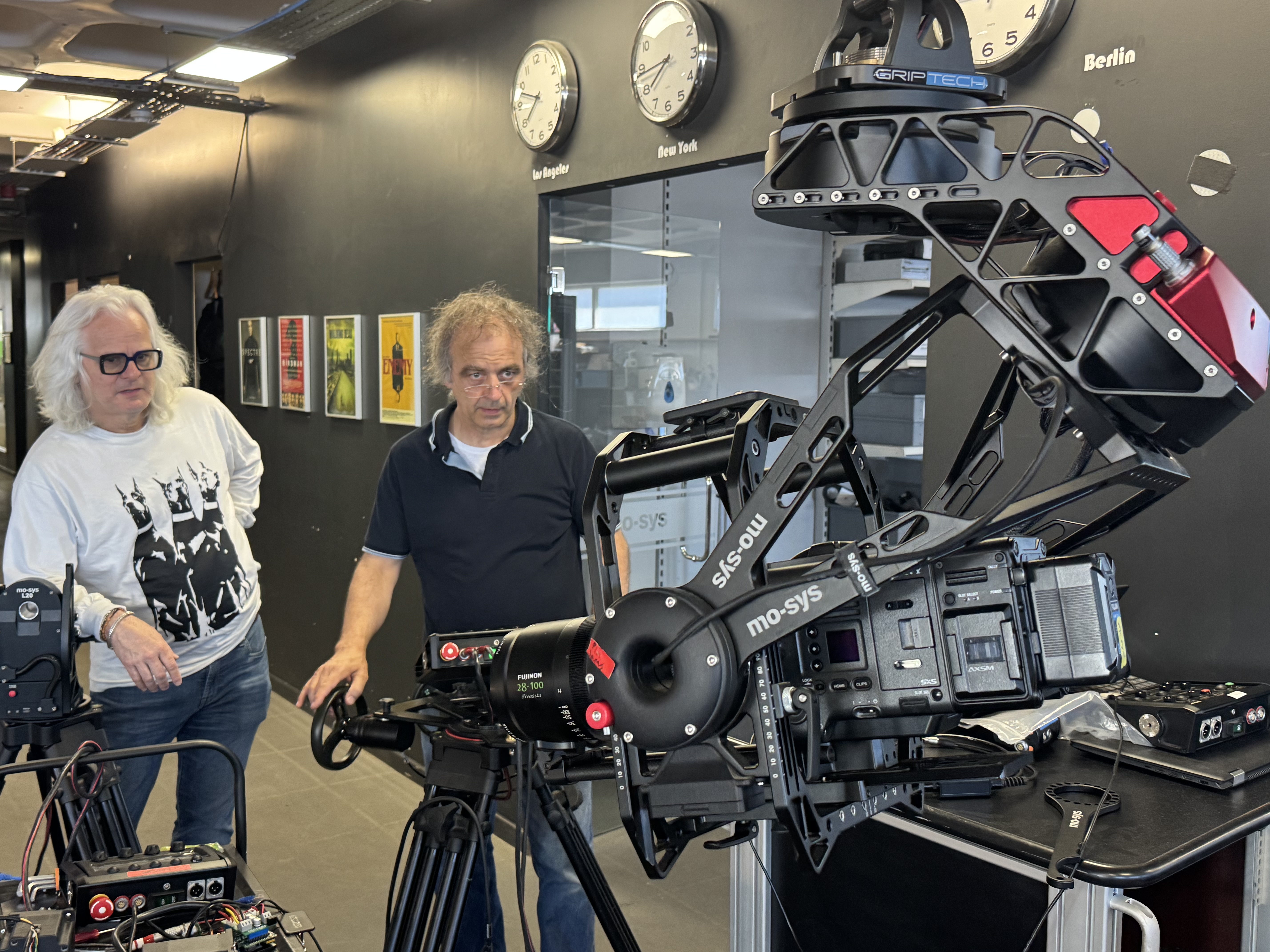 Claudio Miranda
with Mark Seaton
at Mo-Sys HQ, looking at the G30