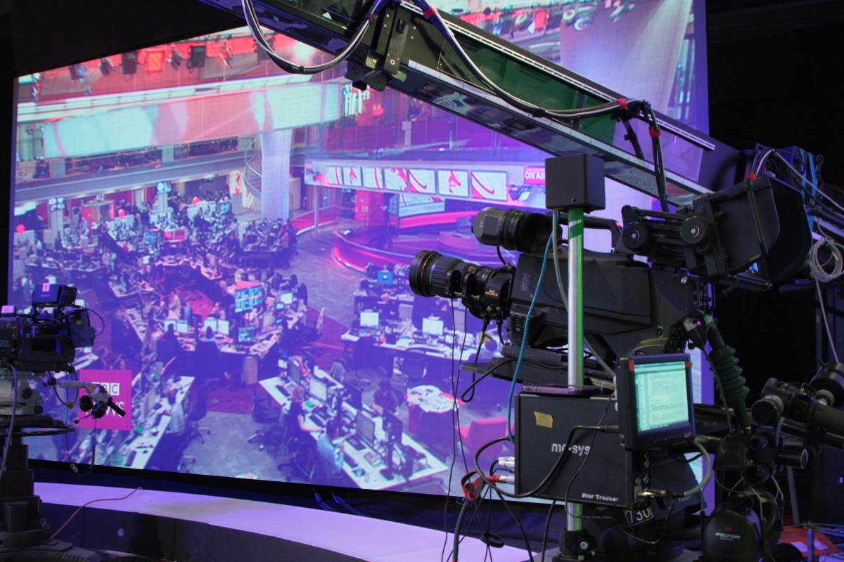 StarTracker used in front of video wall