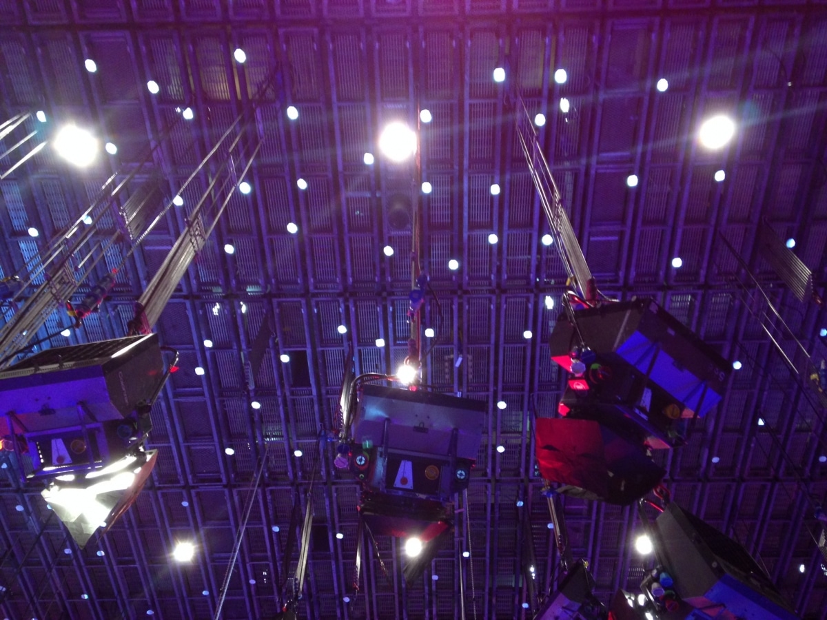 Star stickers on lighting grid